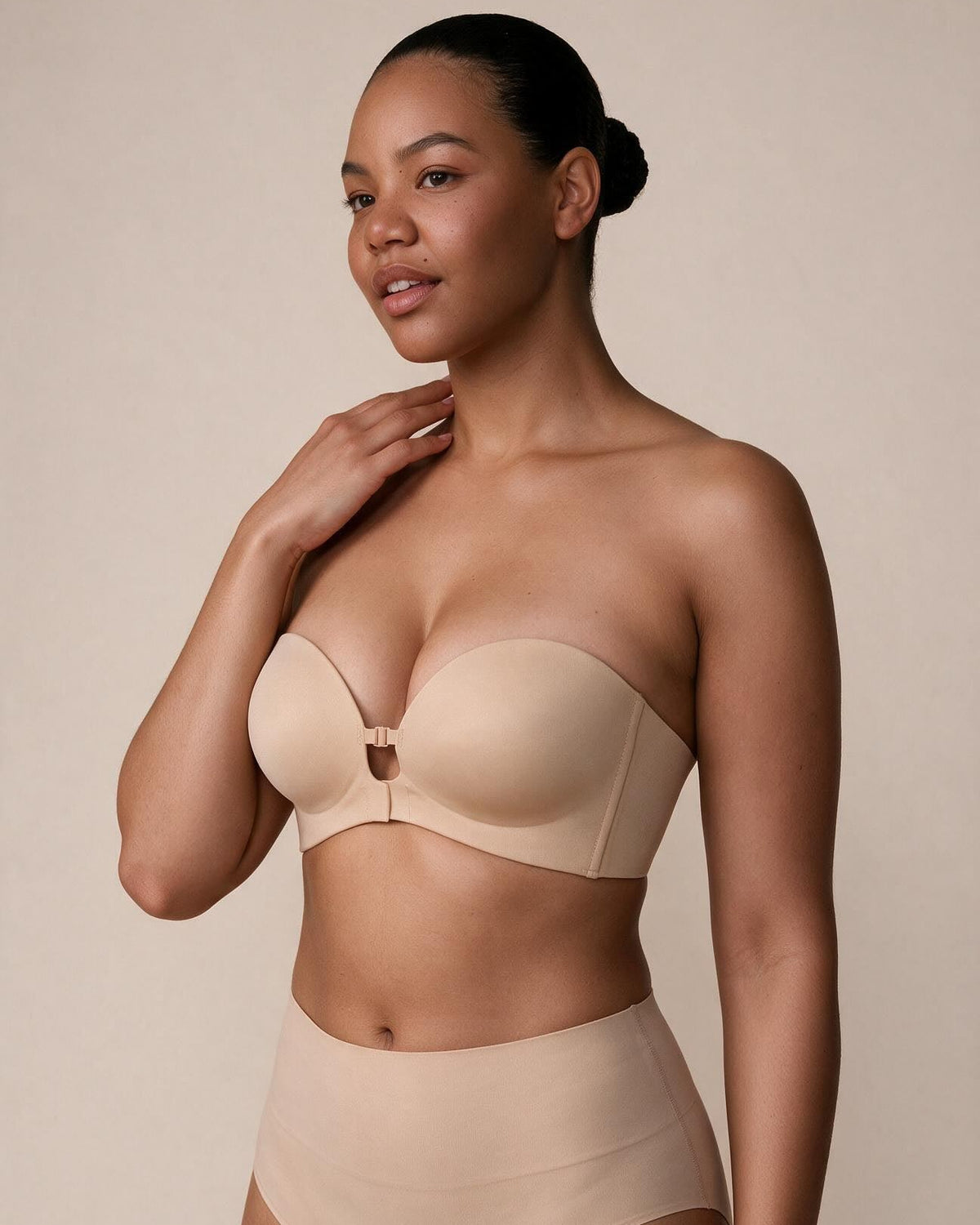 Front-Closure Strapless Push-Up Bra